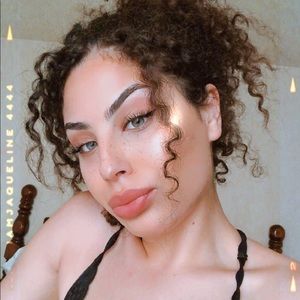 Meet your Posher, Nora